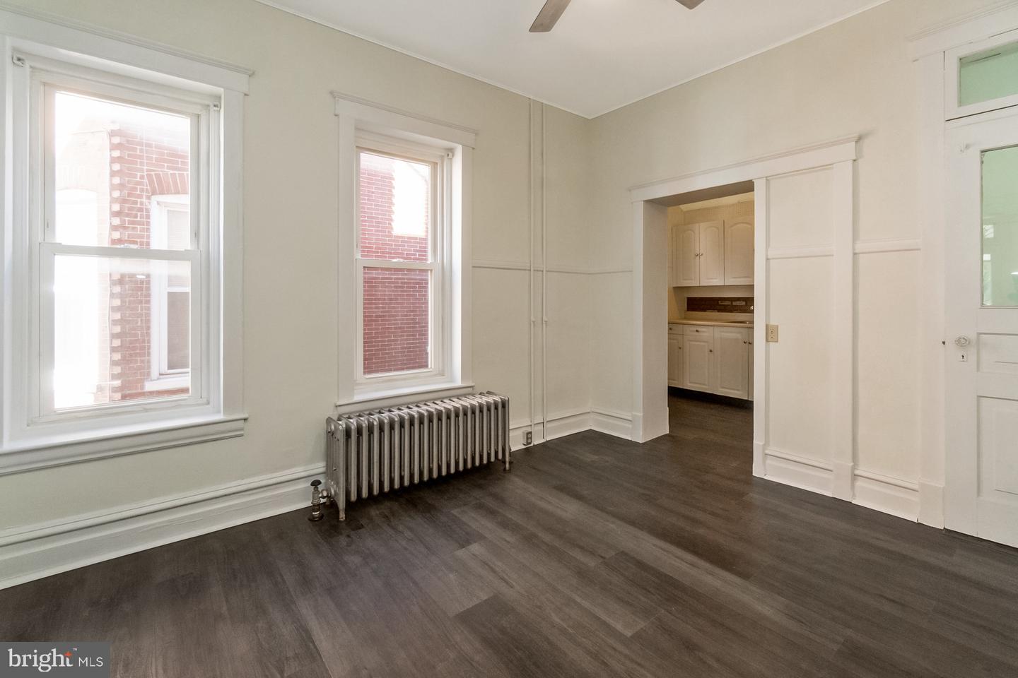 107 S Home Ave Property Photo 15