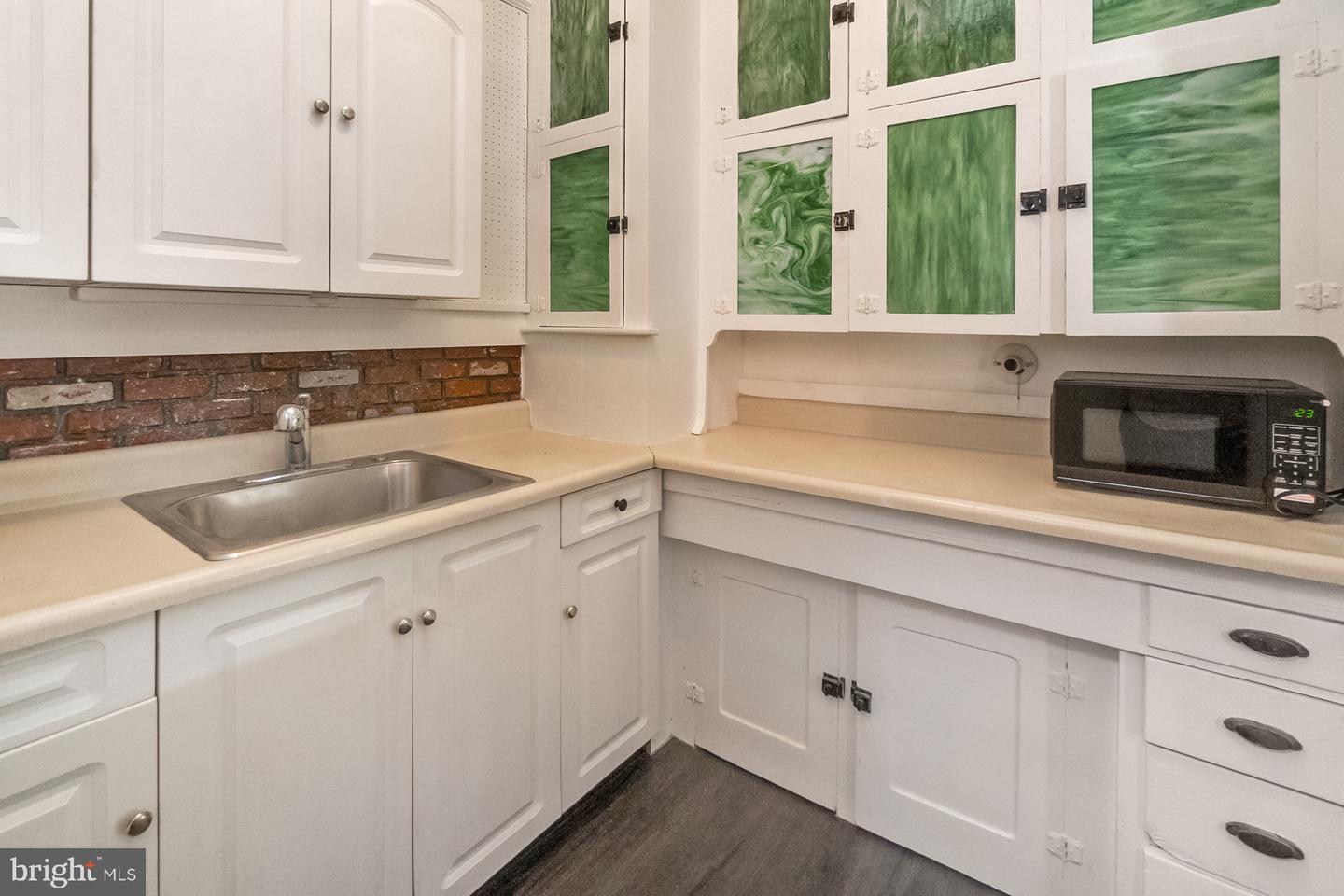 107 S Home Ave Property Photo 18