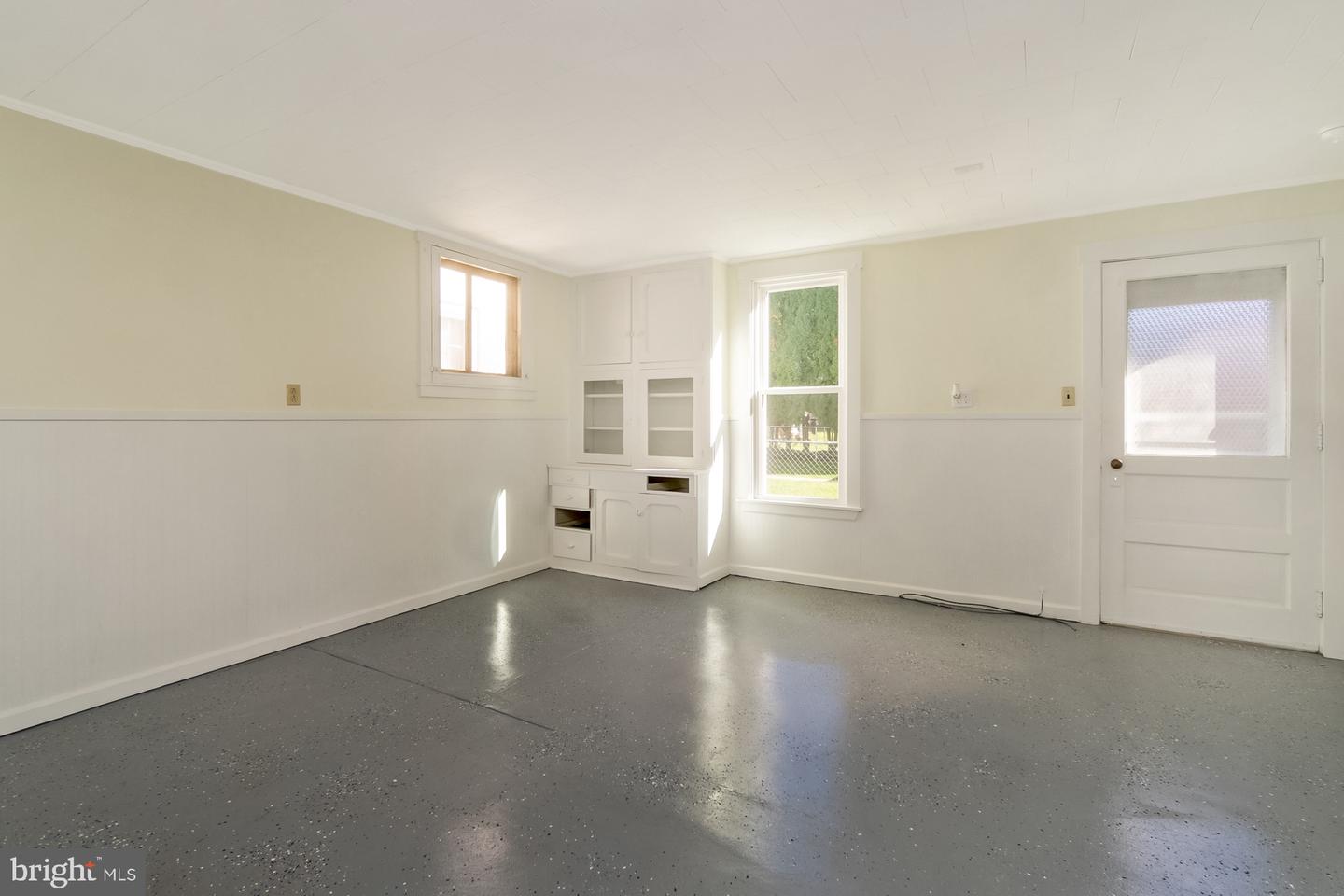 107 S Home Ave Property Photo 20