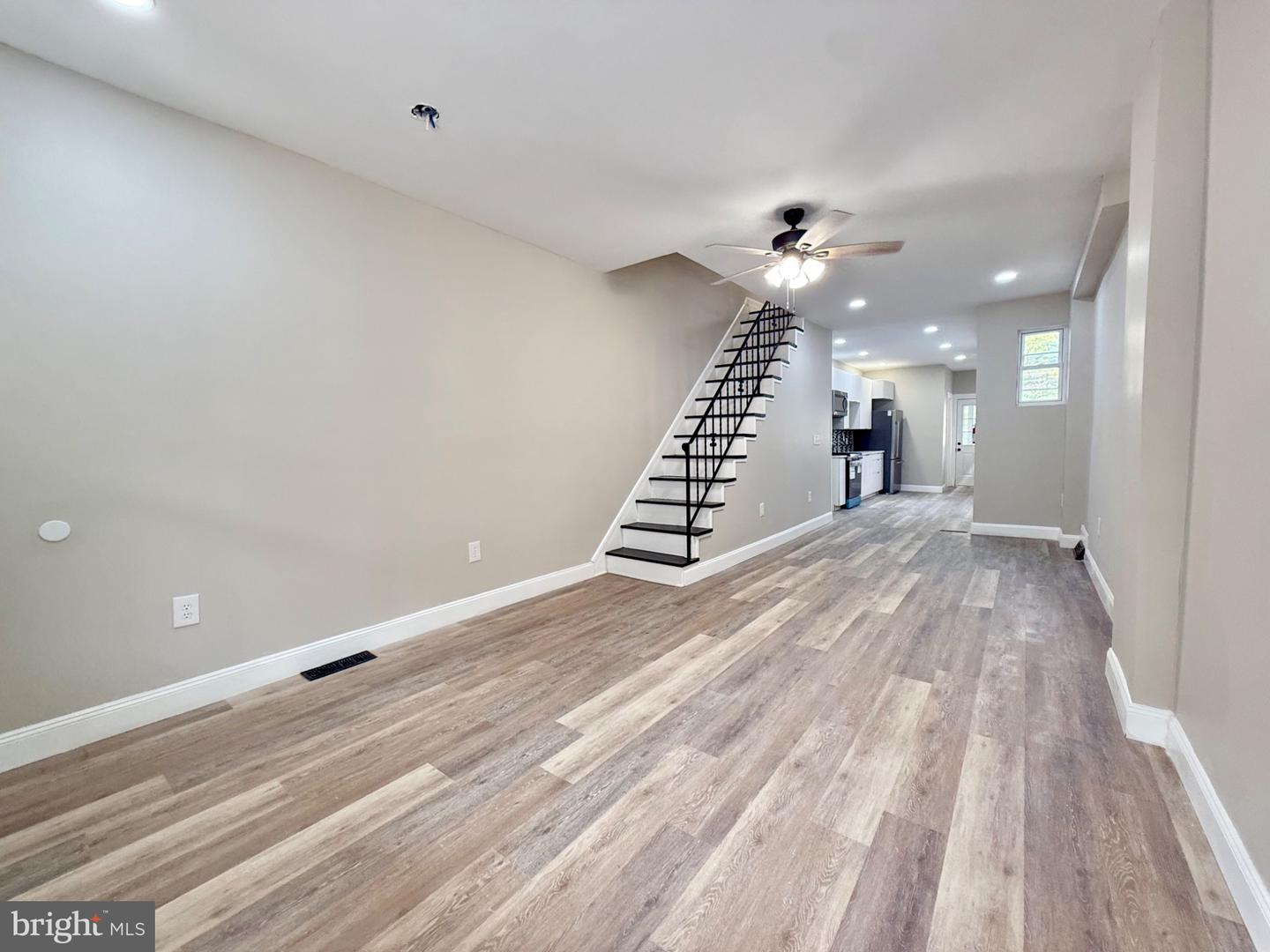 1649 Cotton St Property Photo 3