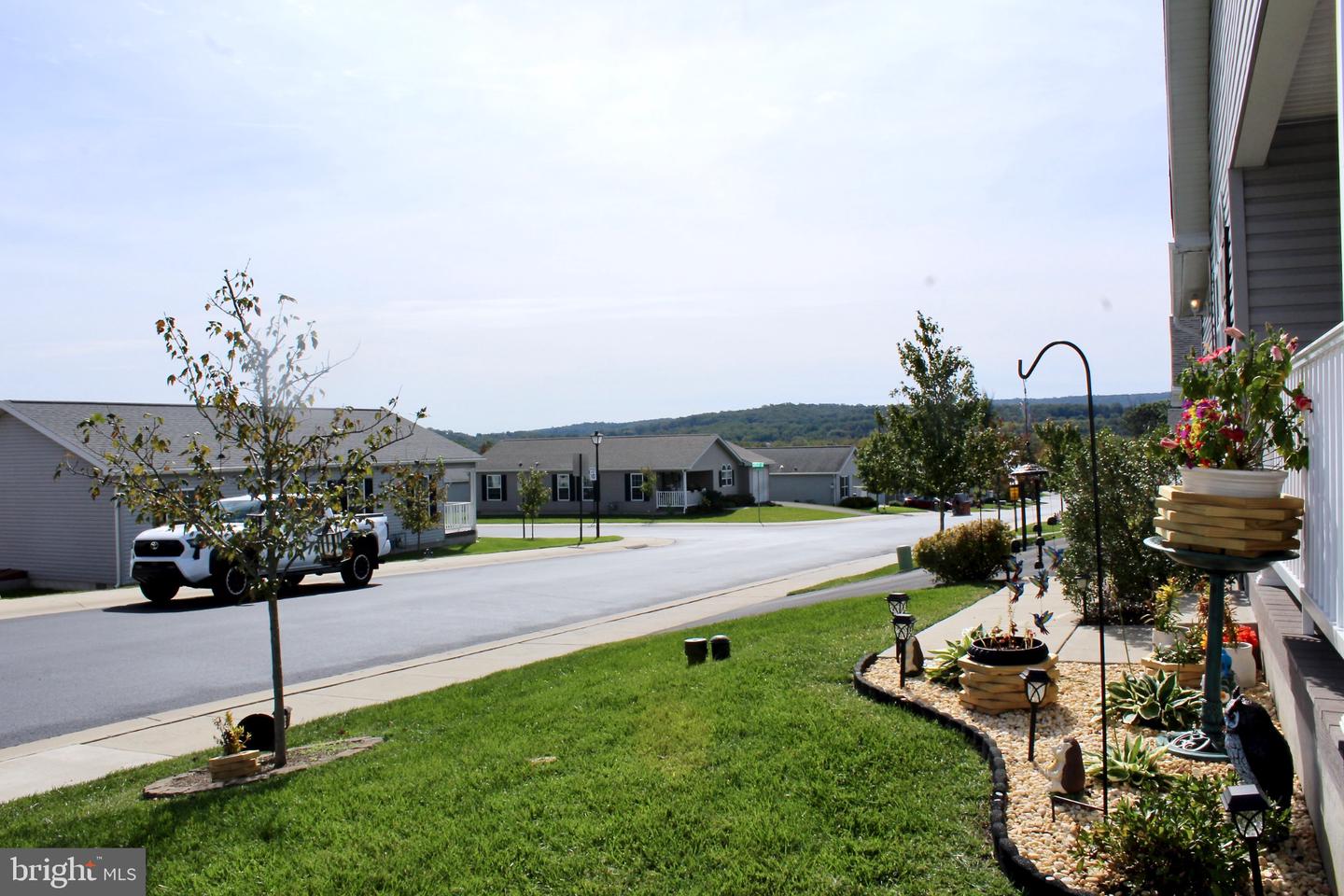 28 Dawn Dr Property Photo 4