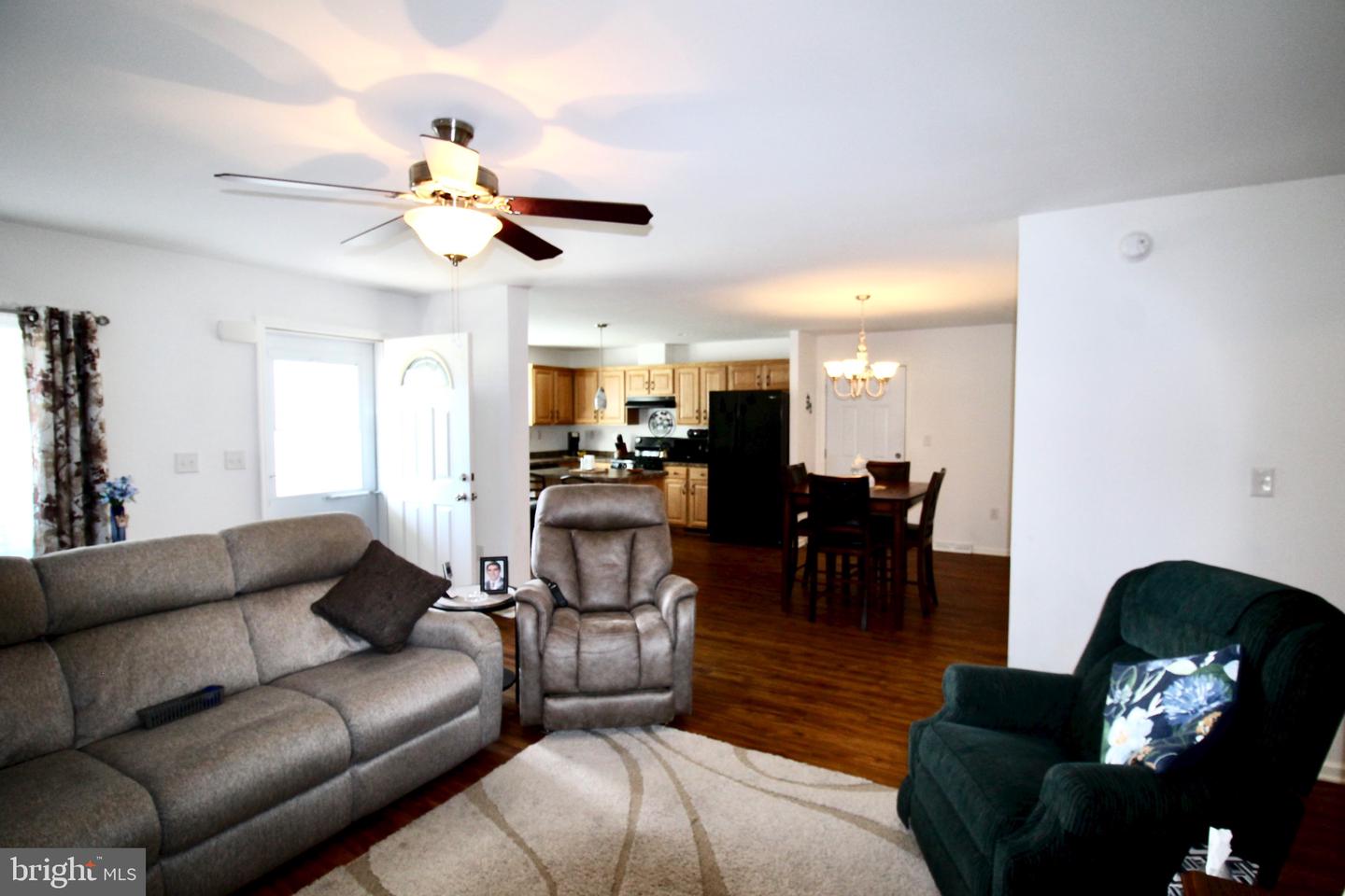 28 Dawn Dr Property Photo 6