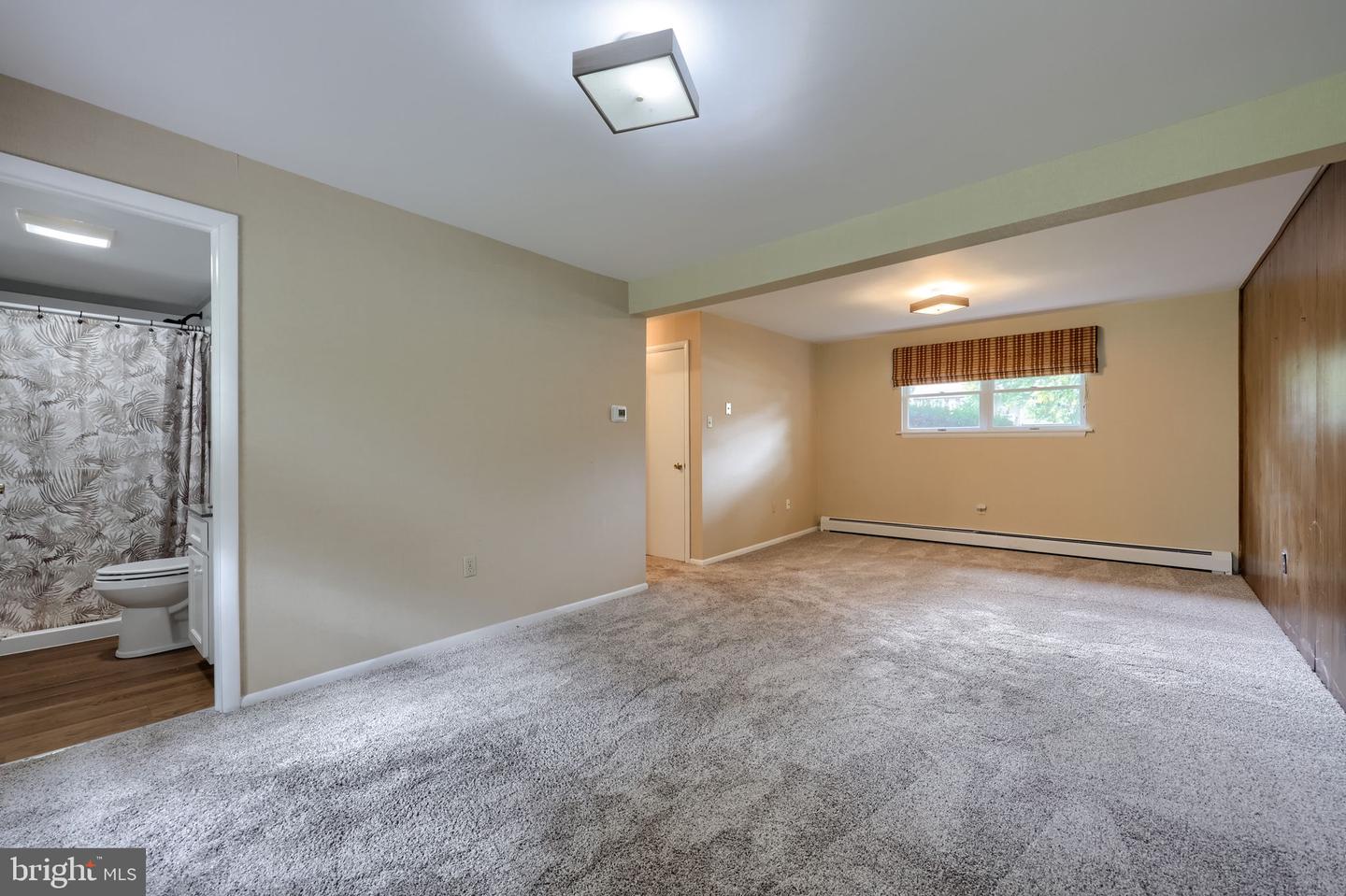 1376 Woodcrest Dr Property Photo 18