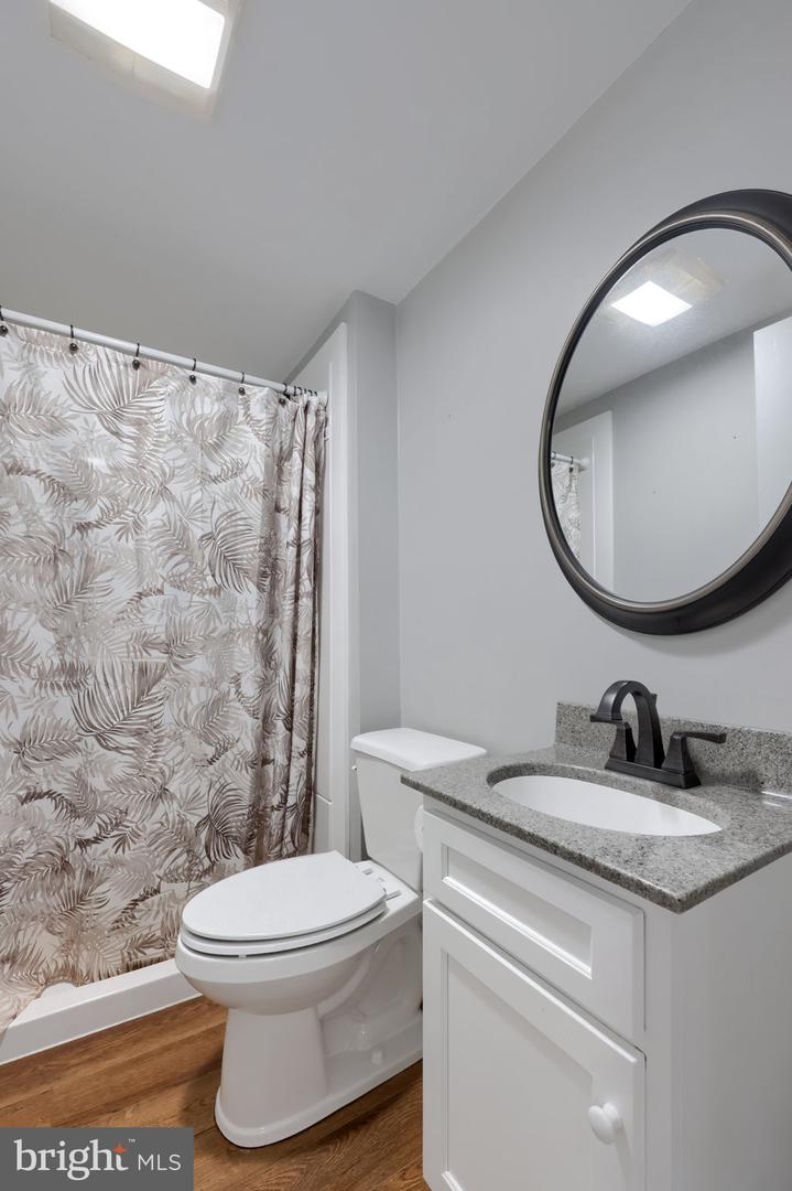 1376 Woodcrest Dr Property Photo 20
