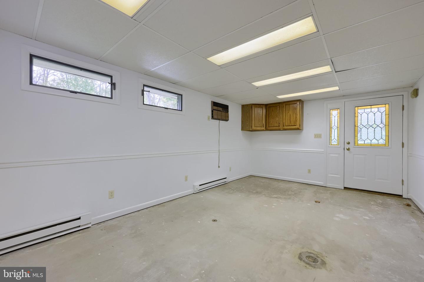 1376 Woodcrest Dr Property Photo 23