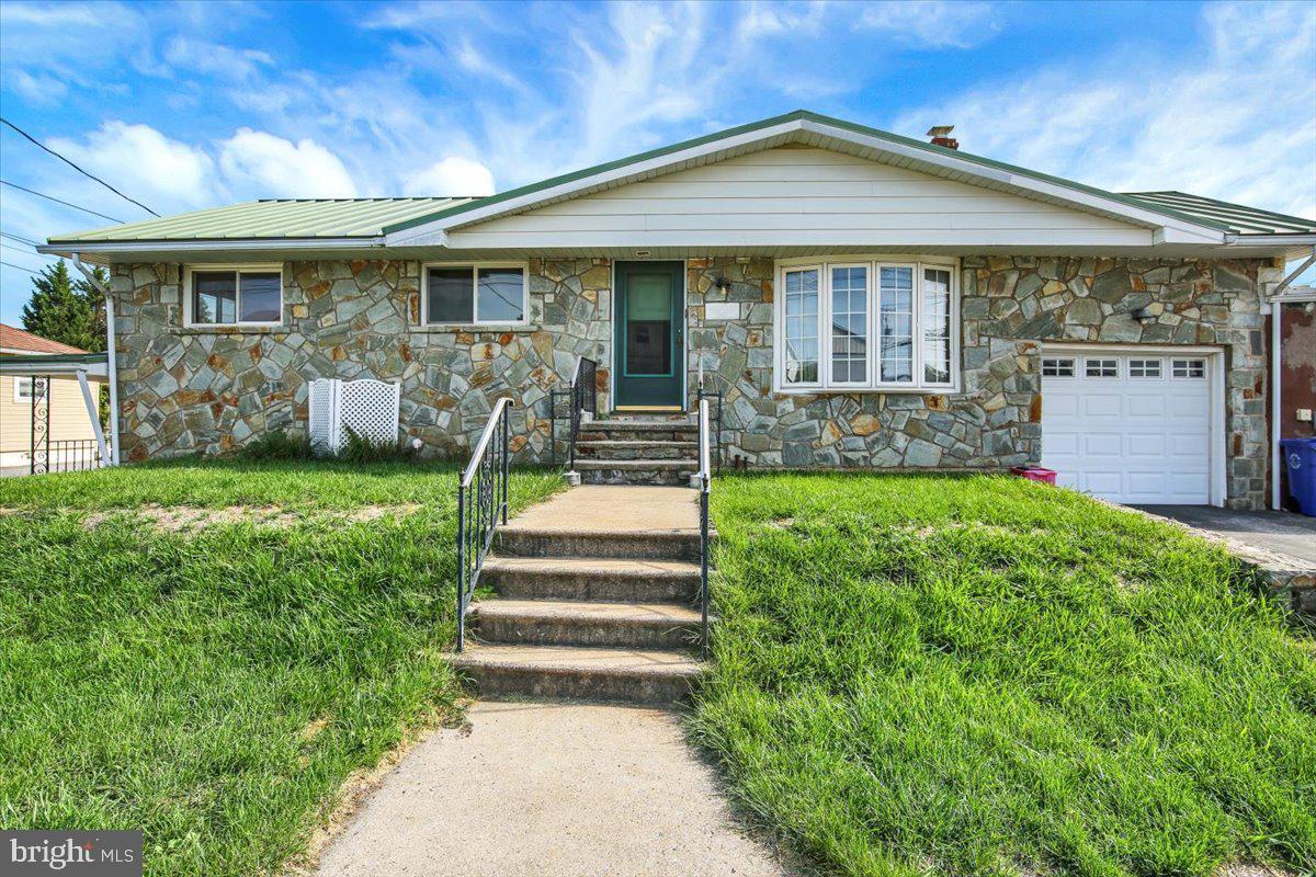 1601 ELIZABETH AVE Property Photo 1