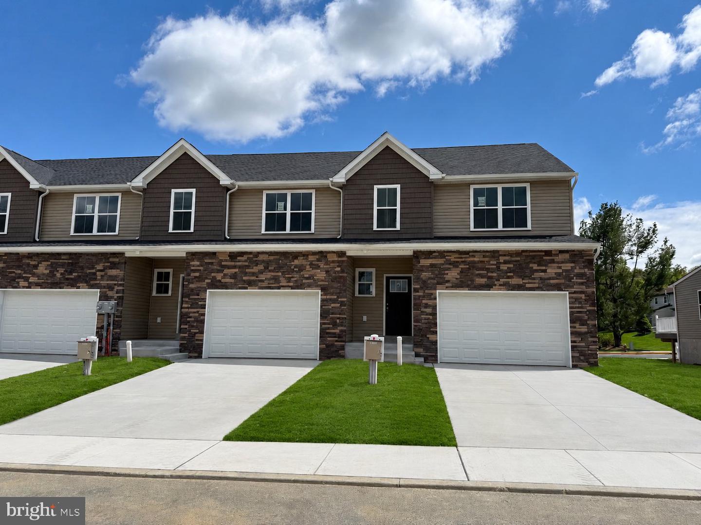 208 Lucille Way #lot 12 Property Photo 1