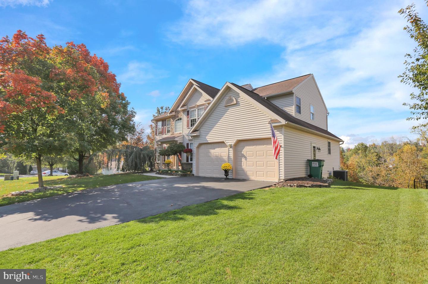 24 Pickwick Pl Property Photo 3