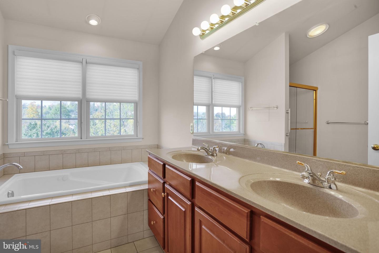 24 Pickwick Pl Property Photo 37