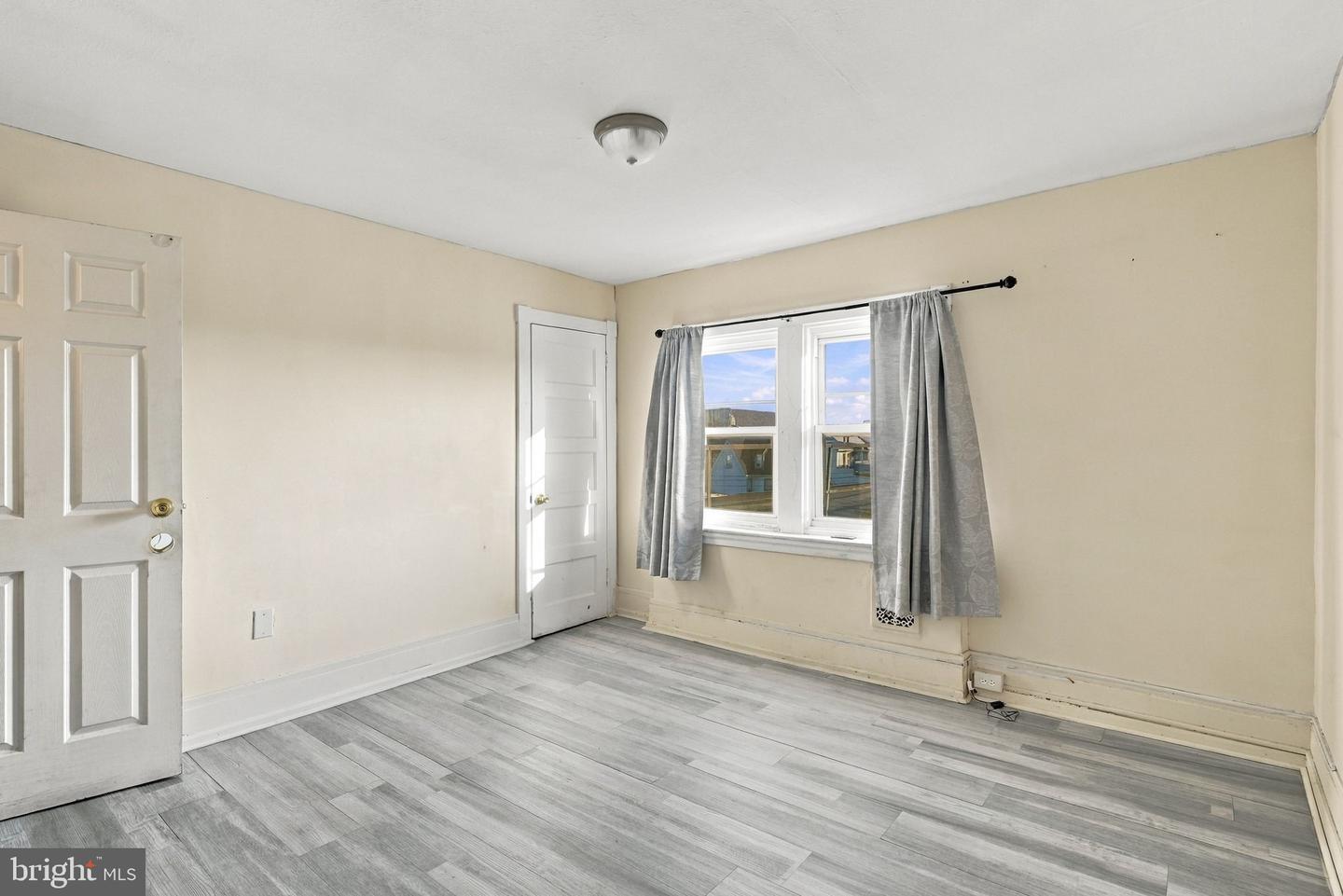 116 W Windsor St Property Photo 17