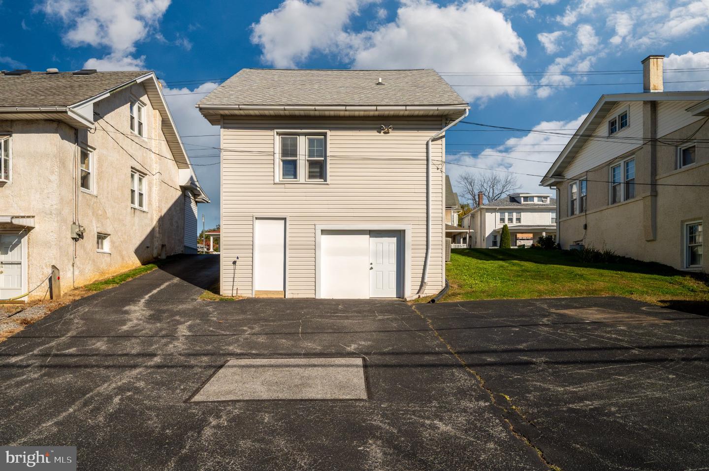 2038 Penn Ave Property Photo 6