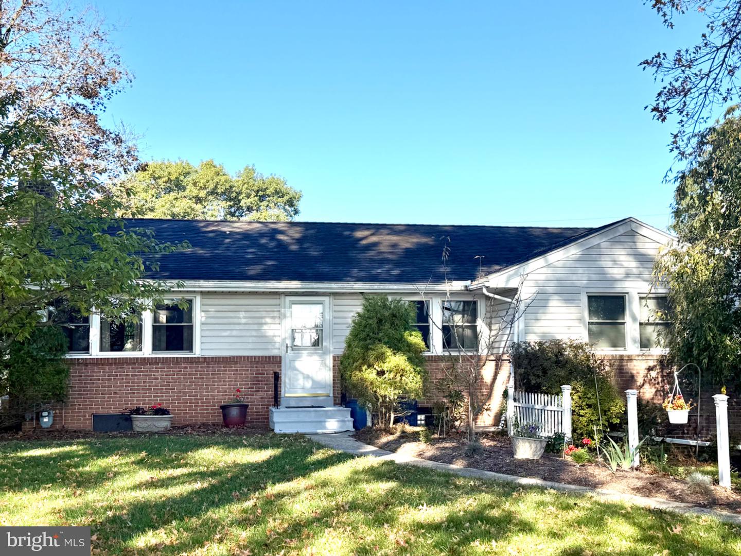 18 Virginia Ave Property Photo 1