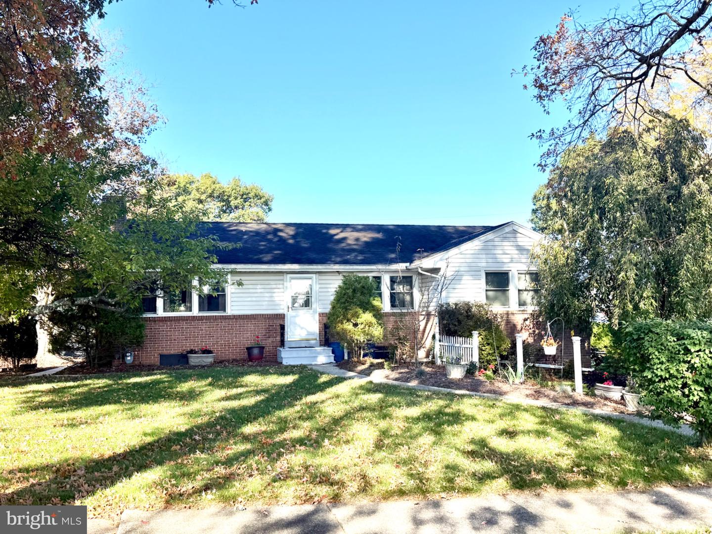18 Virginia Ave Property Photo 2