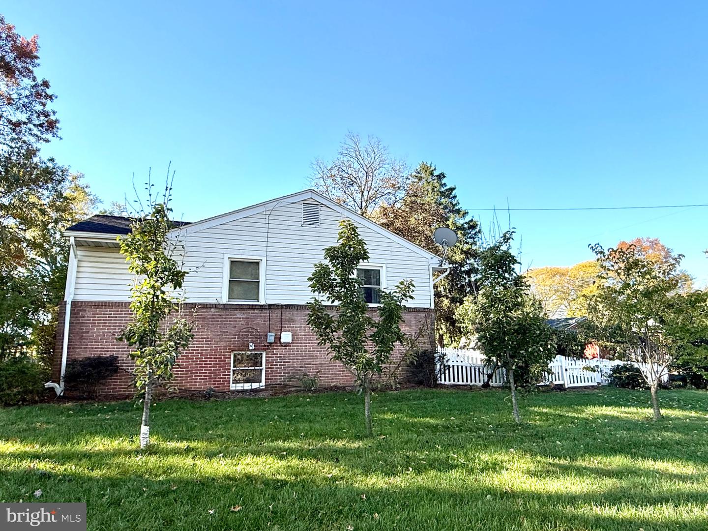 18 Virginia Ave Property Photo 4