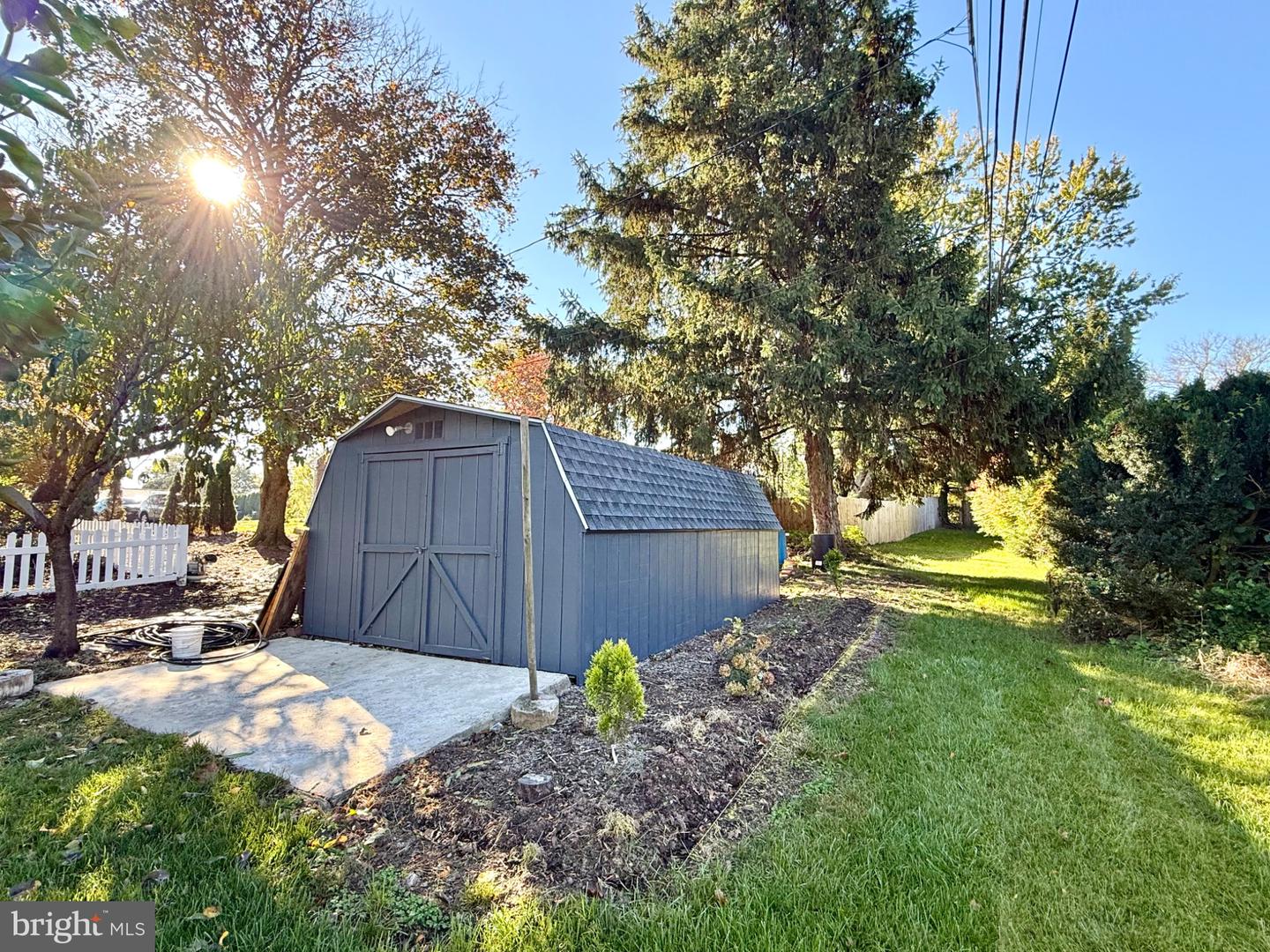 18 Virginia Ave Property Photo 7