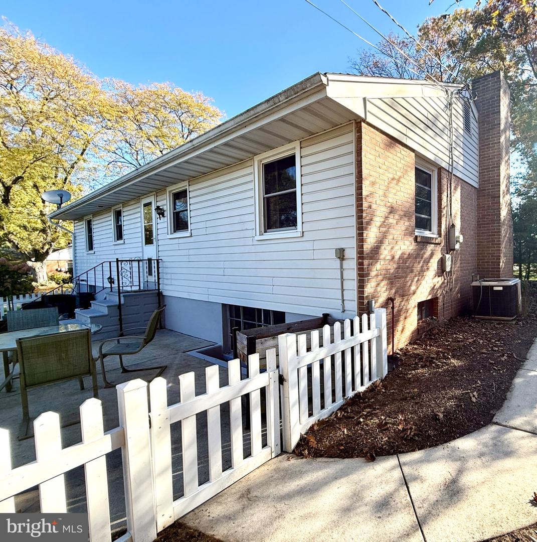 18 Virginia Ave Property Photo 9
