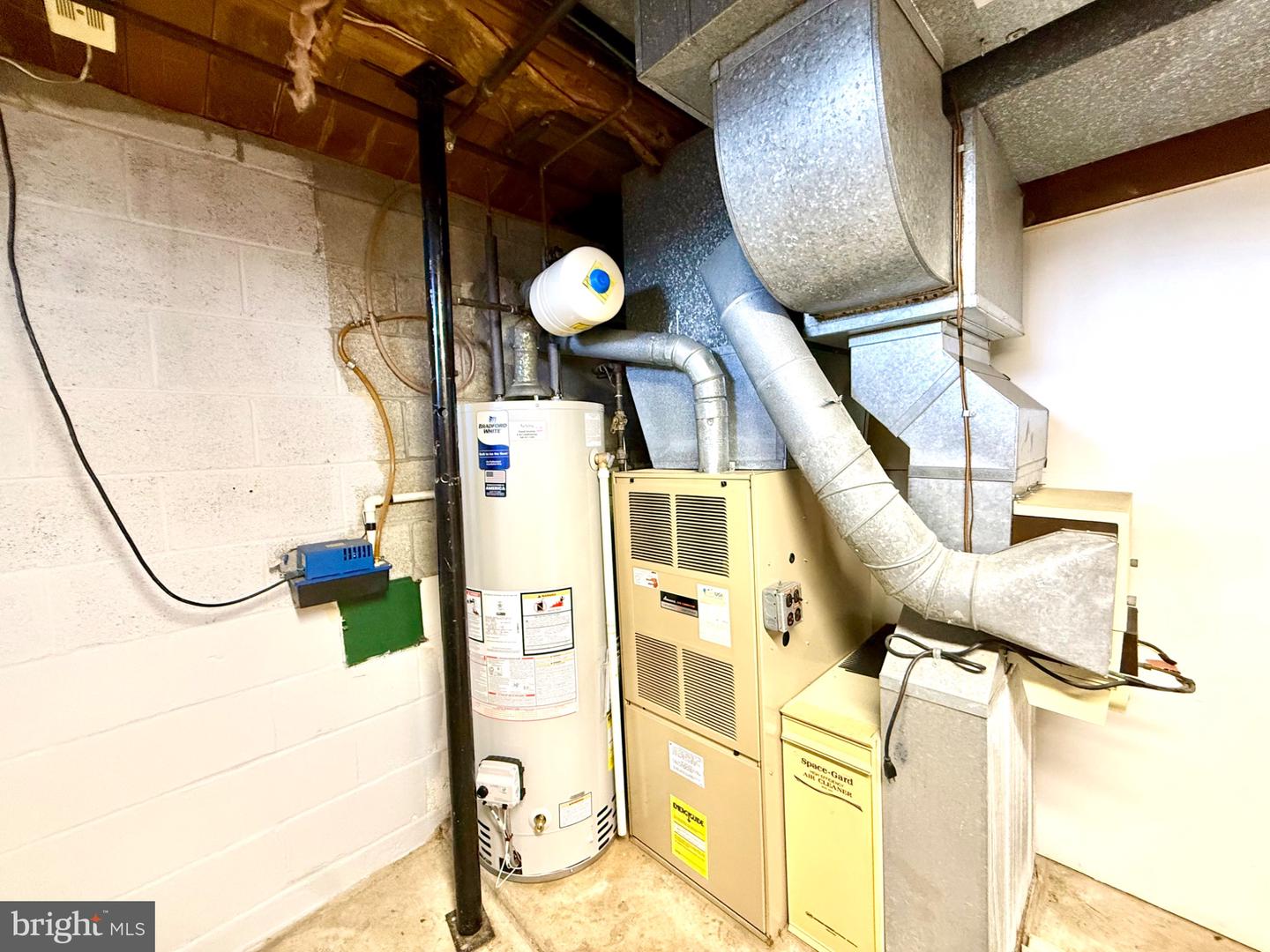 18 Virginia Ave Property Photo 30