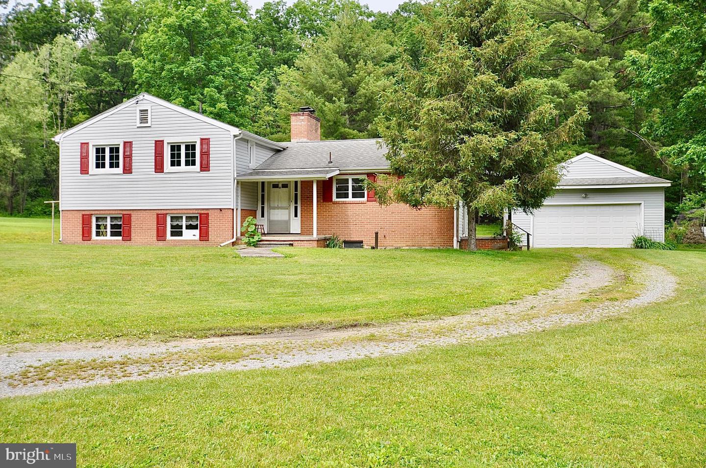 682 Decker Hollow Rd Property Photo 1