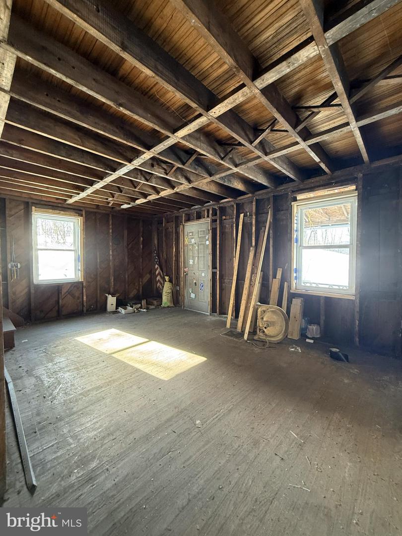 100 Meade St Property Photo 3
