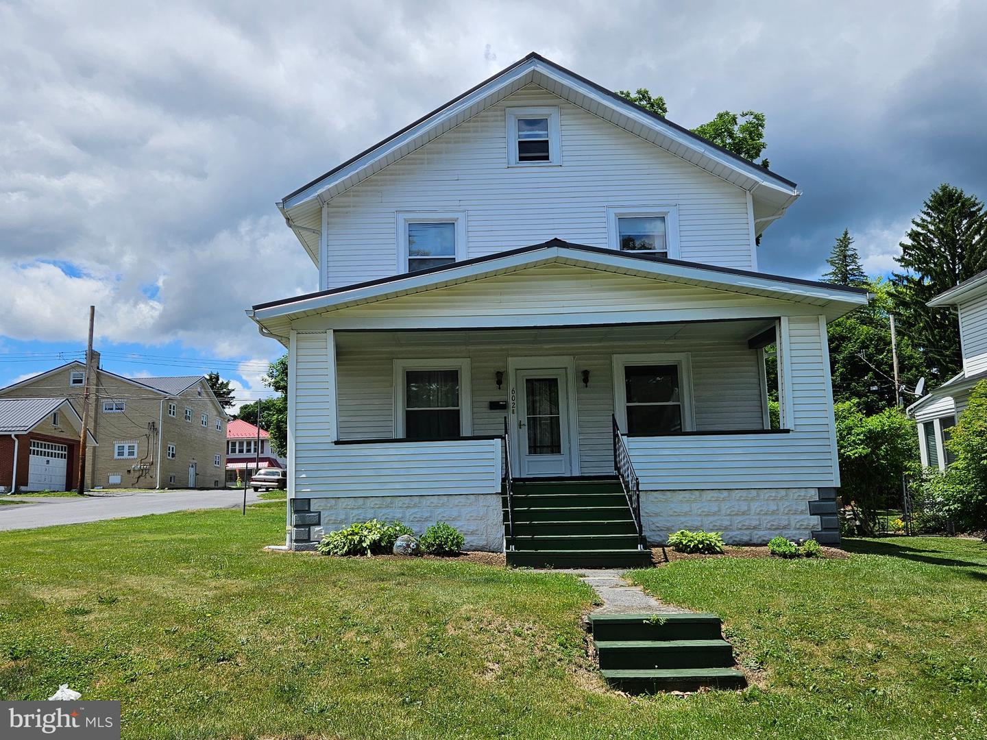 602 E Grant Ave Property Photo 1