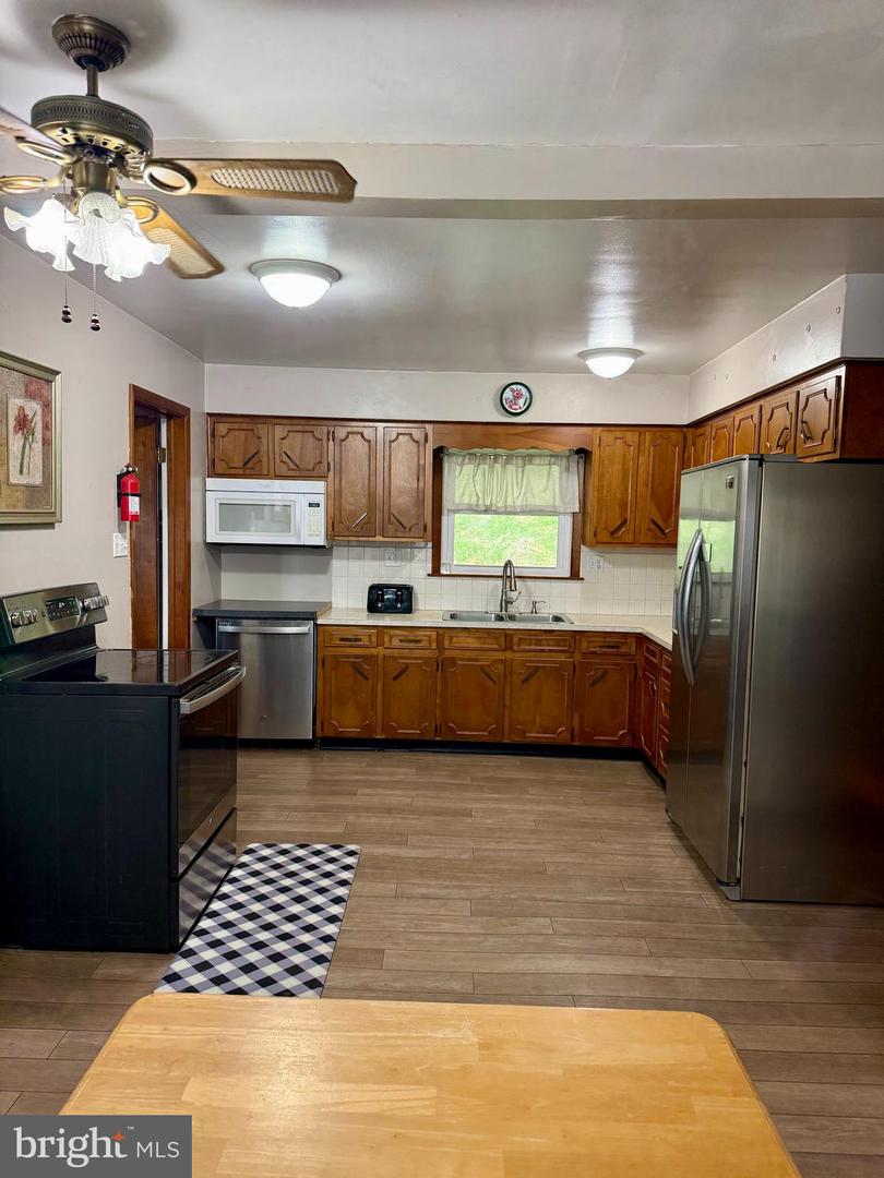 1217 Cameron Avenue Property Photo 4
