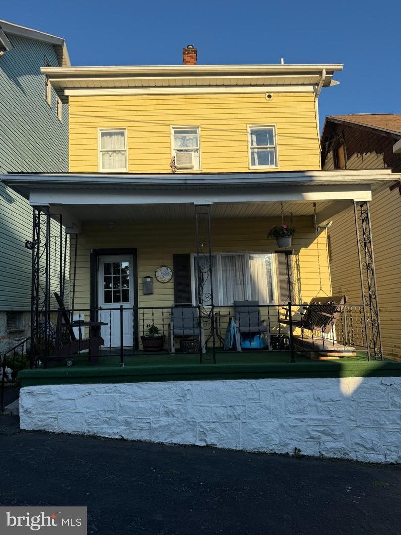 1417 3rd Ave Property Photo 1