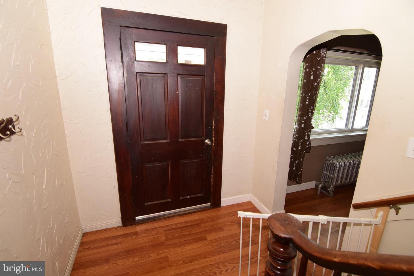 1355 Logan Ave Property Photo 5