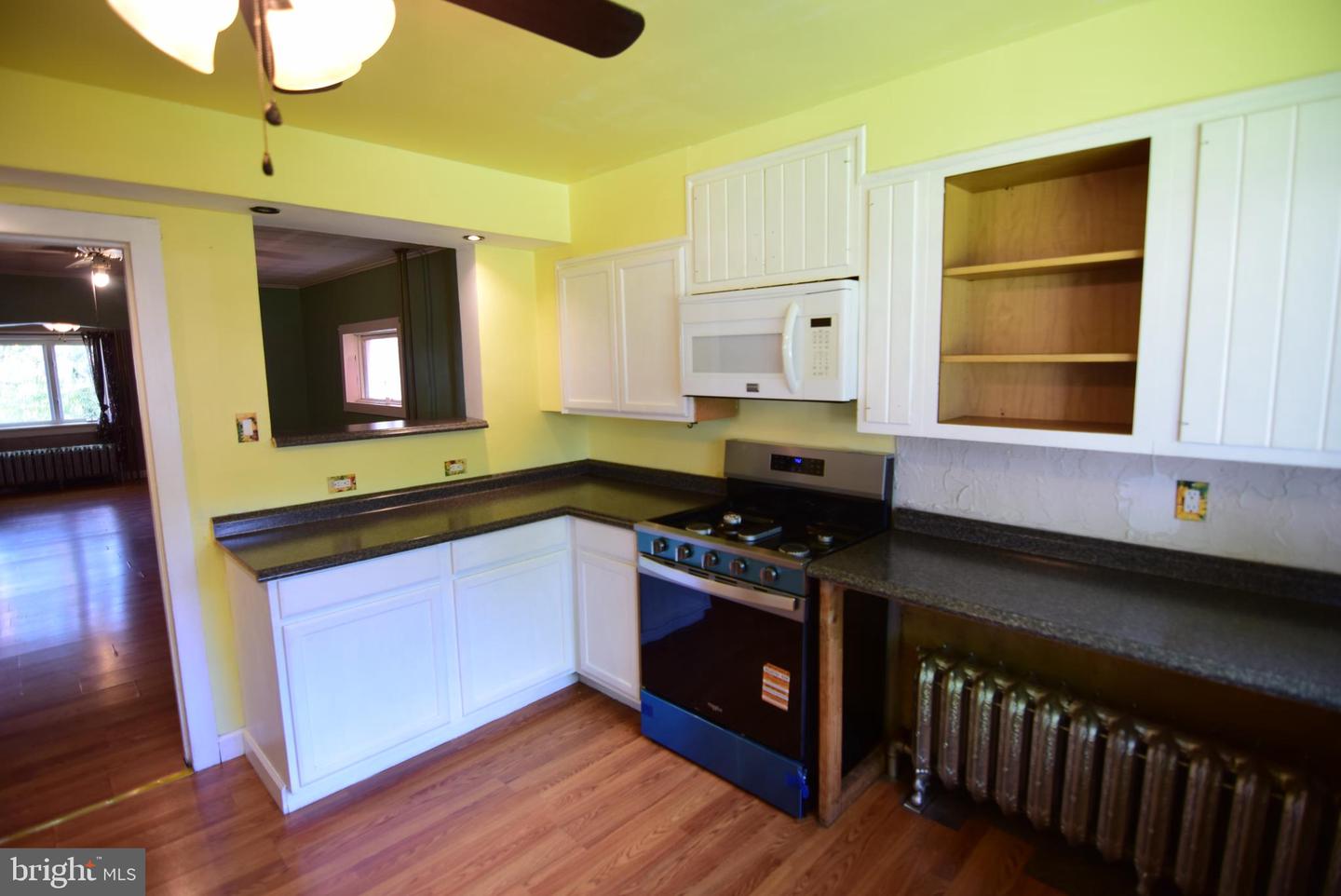 1355 Logan Ave Property Photo 13