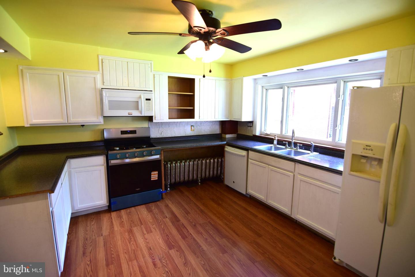 1355 Logan Ave Property Photo 15