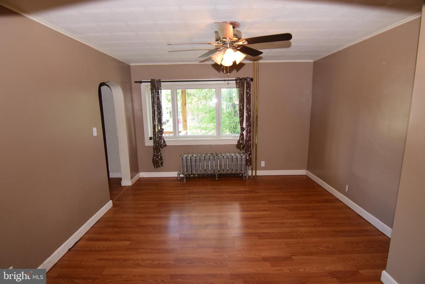 1355 Logan Ave Property Photo 16
