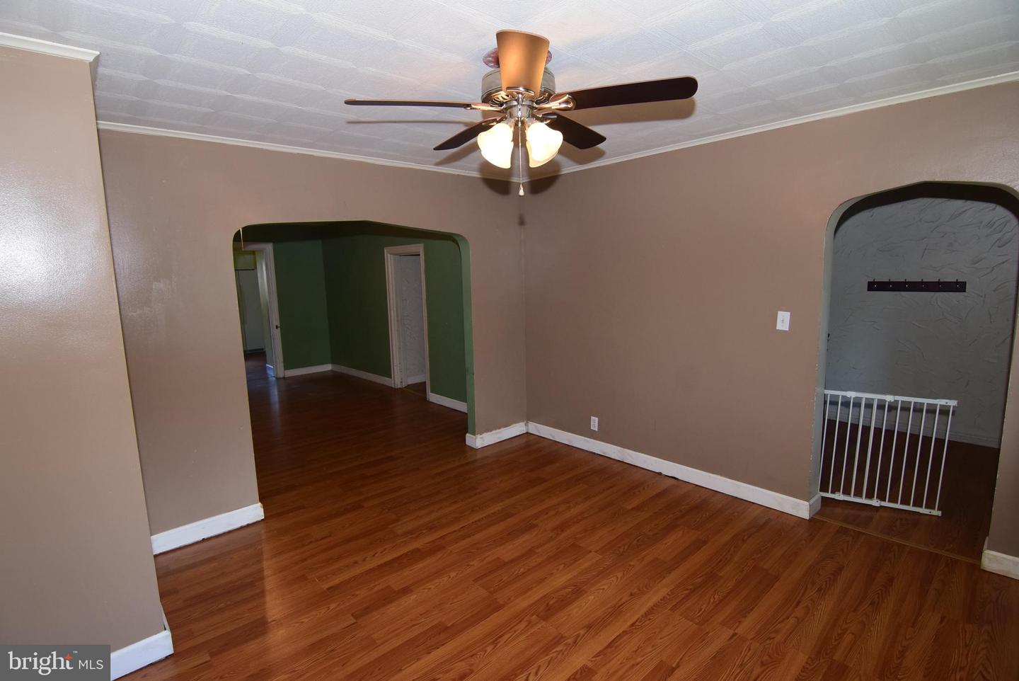 1355 Logan Ave Property Photo 17