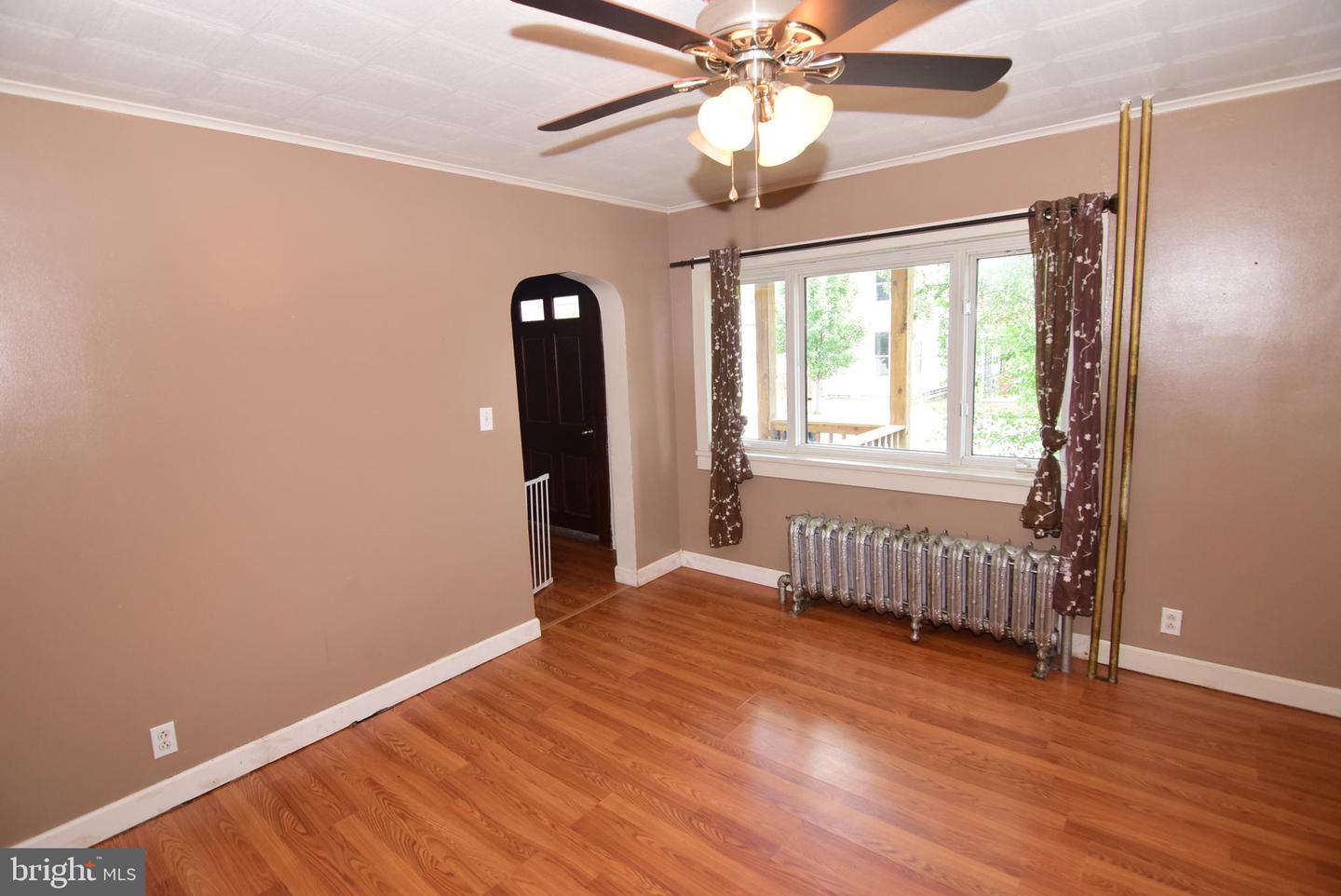 1355 Logan Ave Property Photo 18