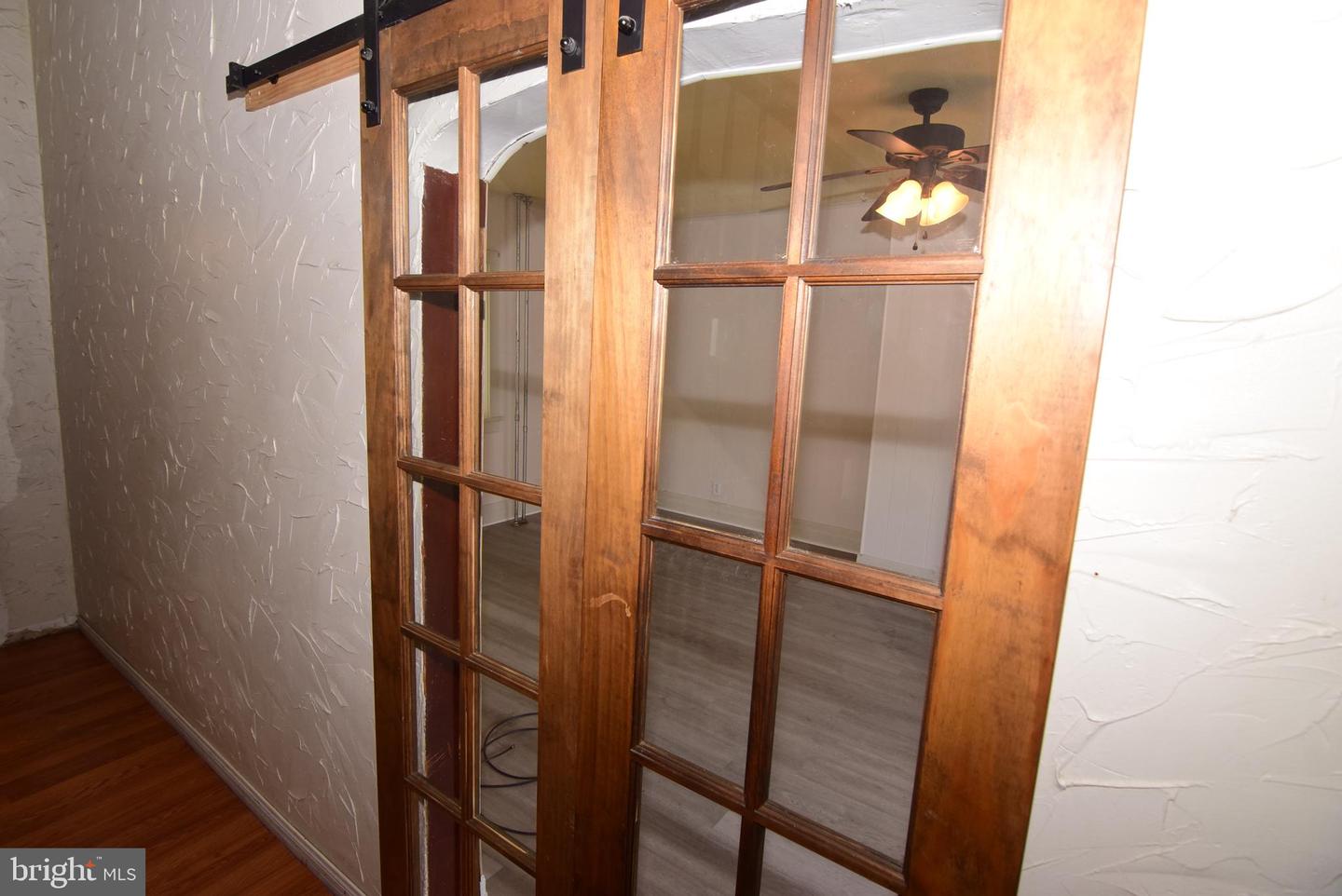 1355 Logan Ave Property Photo 23