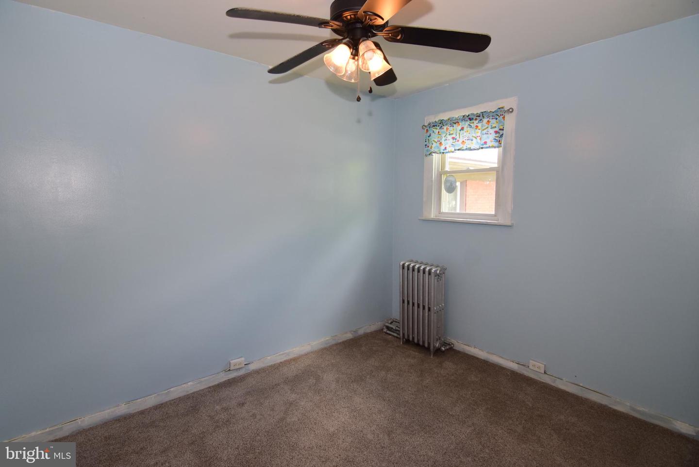 1355 Logan Ave Property Photo 32