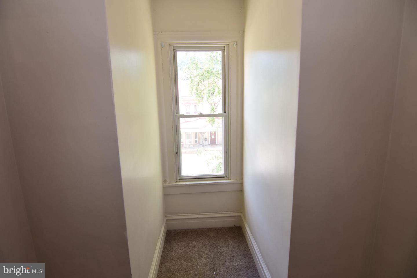 1355 Logan Ave Property Photo 38