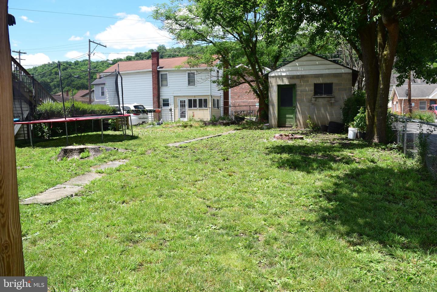 1355 Logan Ave Property Photo 42
