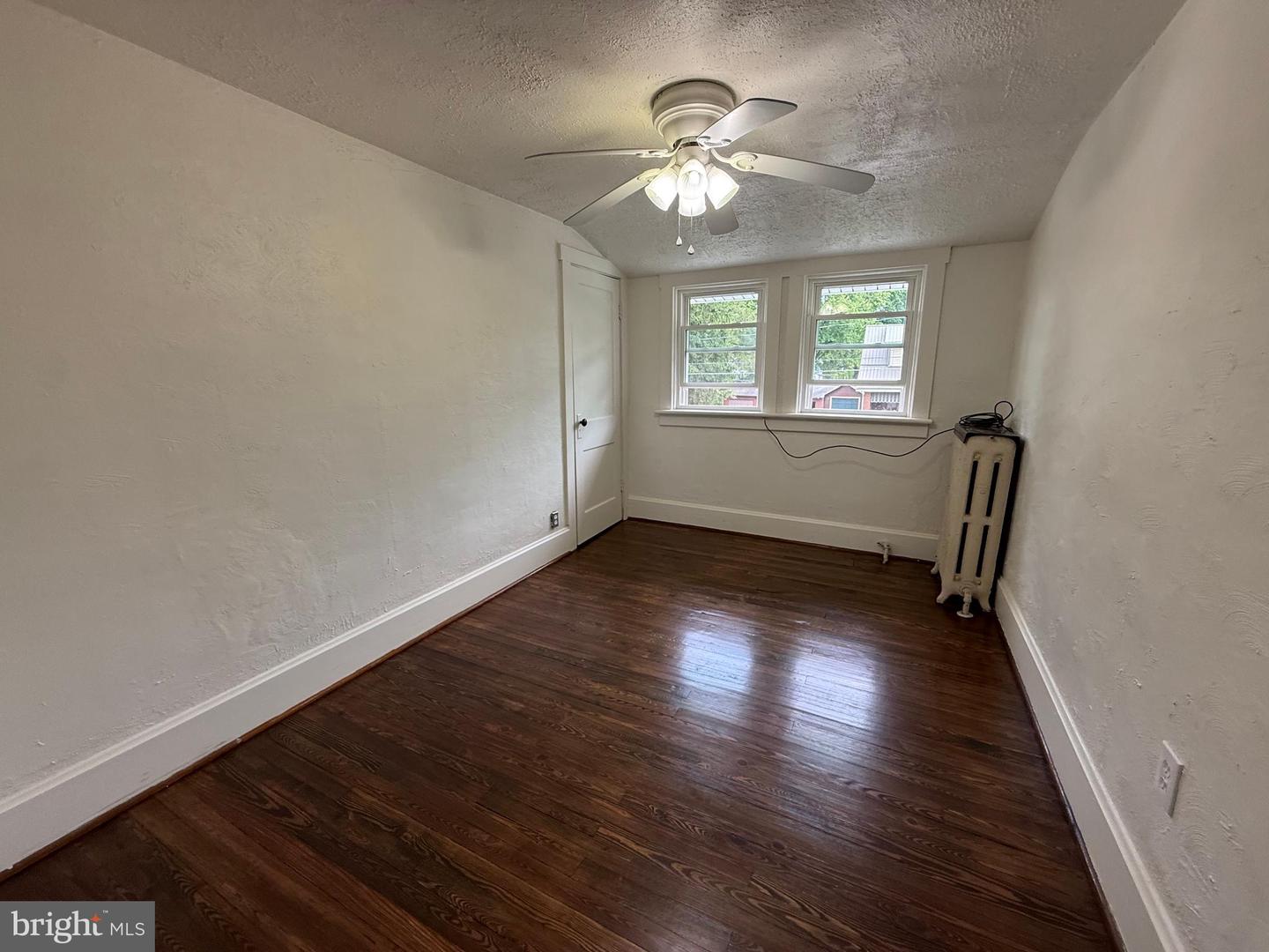 5729 California Ave Property Photo 18