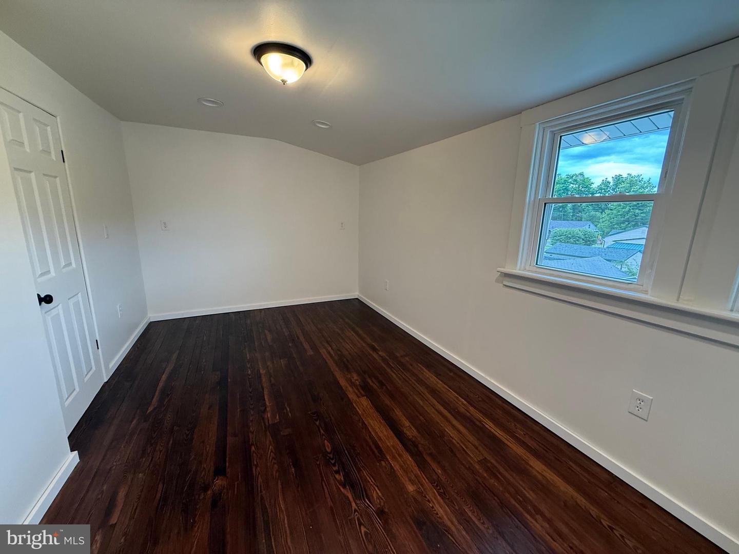 5729 California Ave Property Photo 20