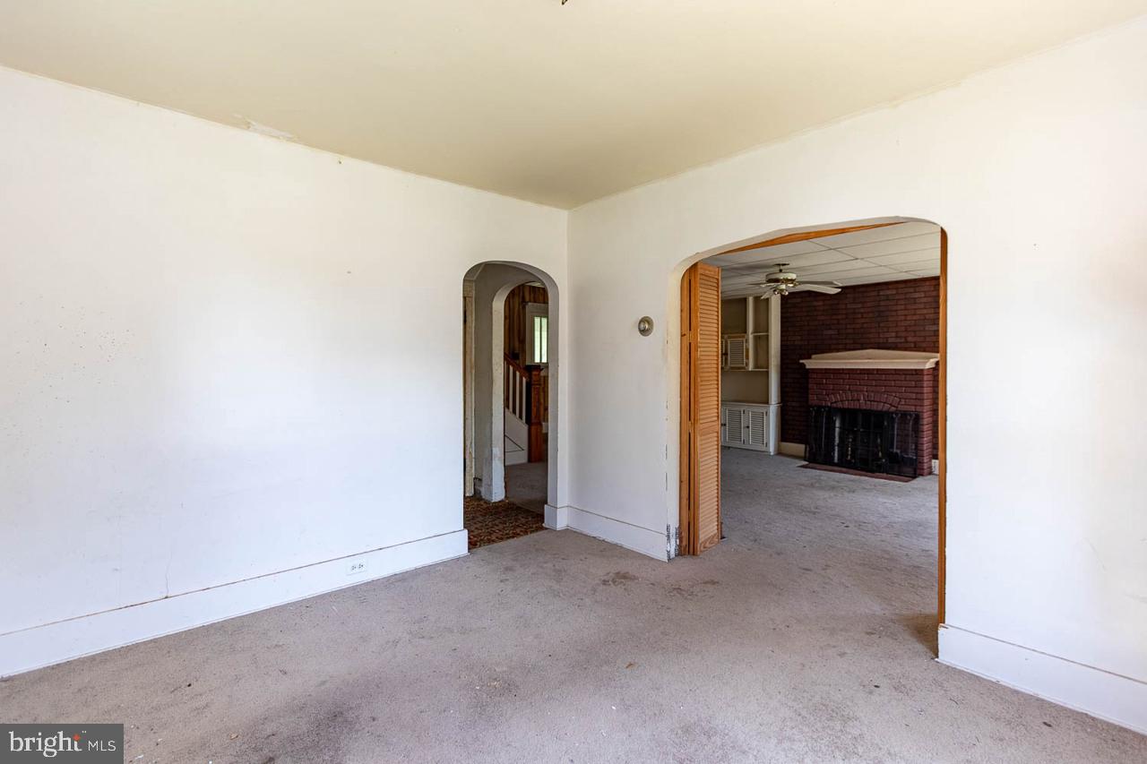 706 5th St E Property Photo 5