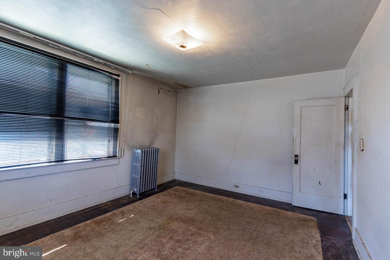 706 5th St E Property Photo 11