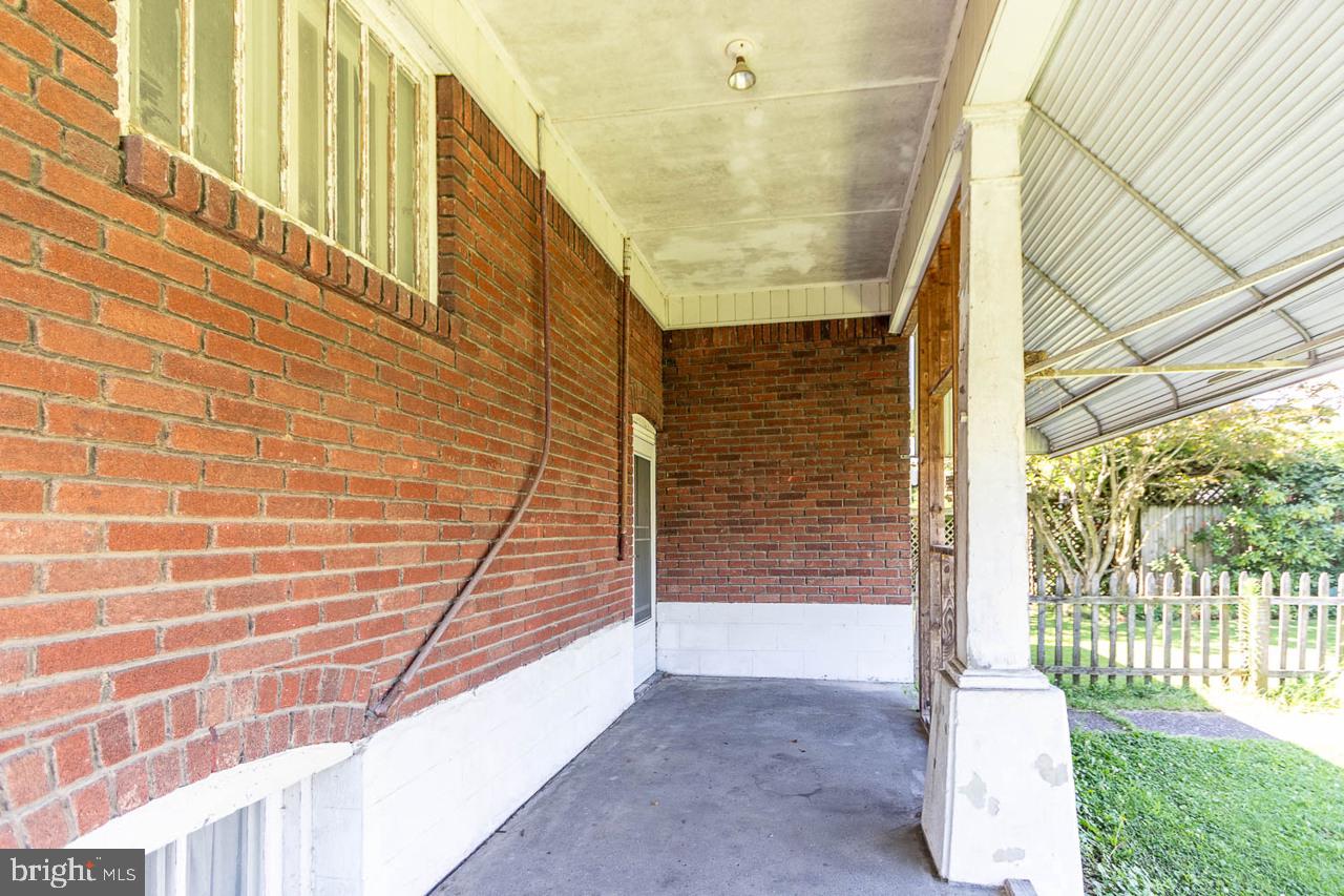 706 5th St E Property Photo 25