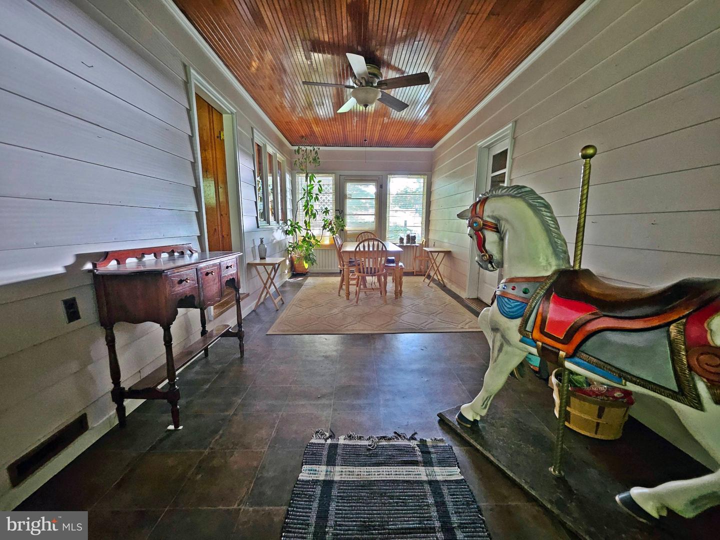 602 4th St Property Photo 12