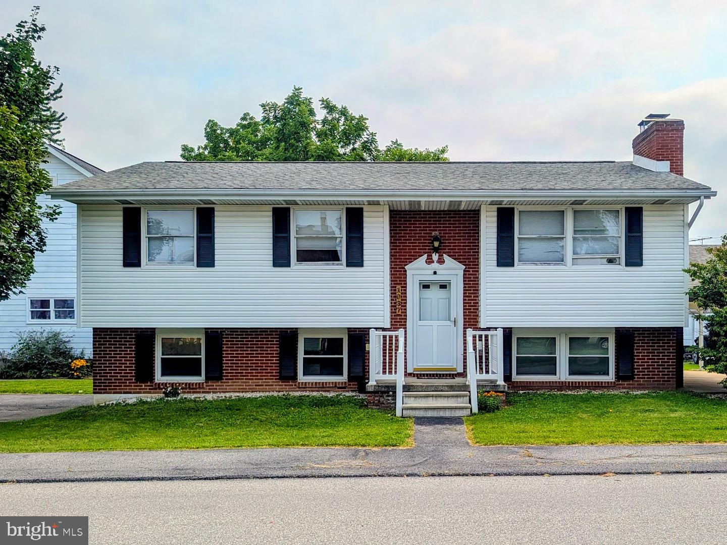 1037 5th Avenue Property Photo 1