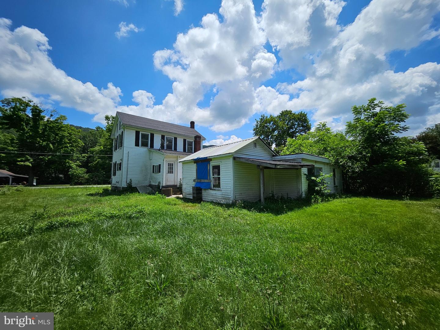 2057 Everett Rd Property Photo 2
