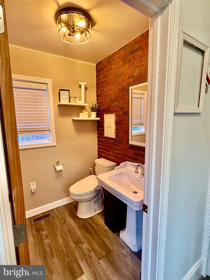 205 Aldrich Ave Property Photo 26
