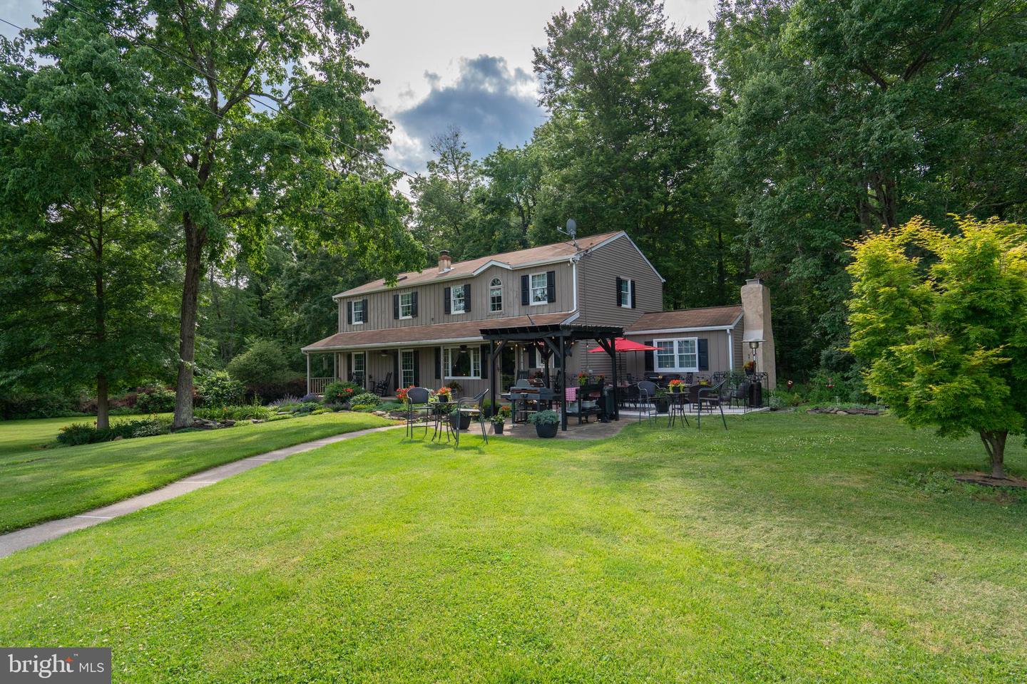 240 Frogtown Rd Property Photo 2