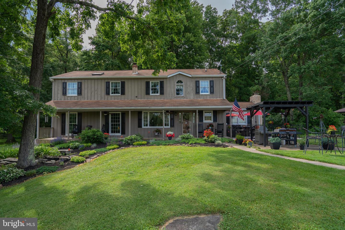 240 Frogtown Rd Property Photo 3
