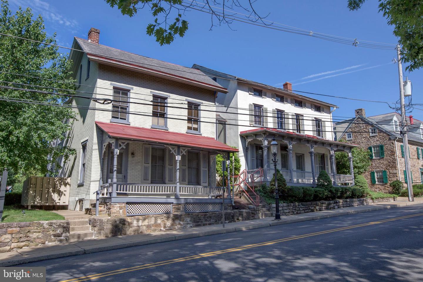 140 S Main St Property Photo 1