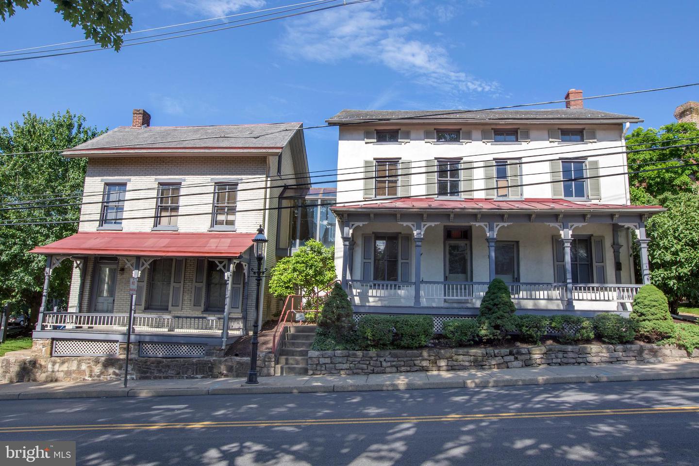 140 S Main St Property Photo 2