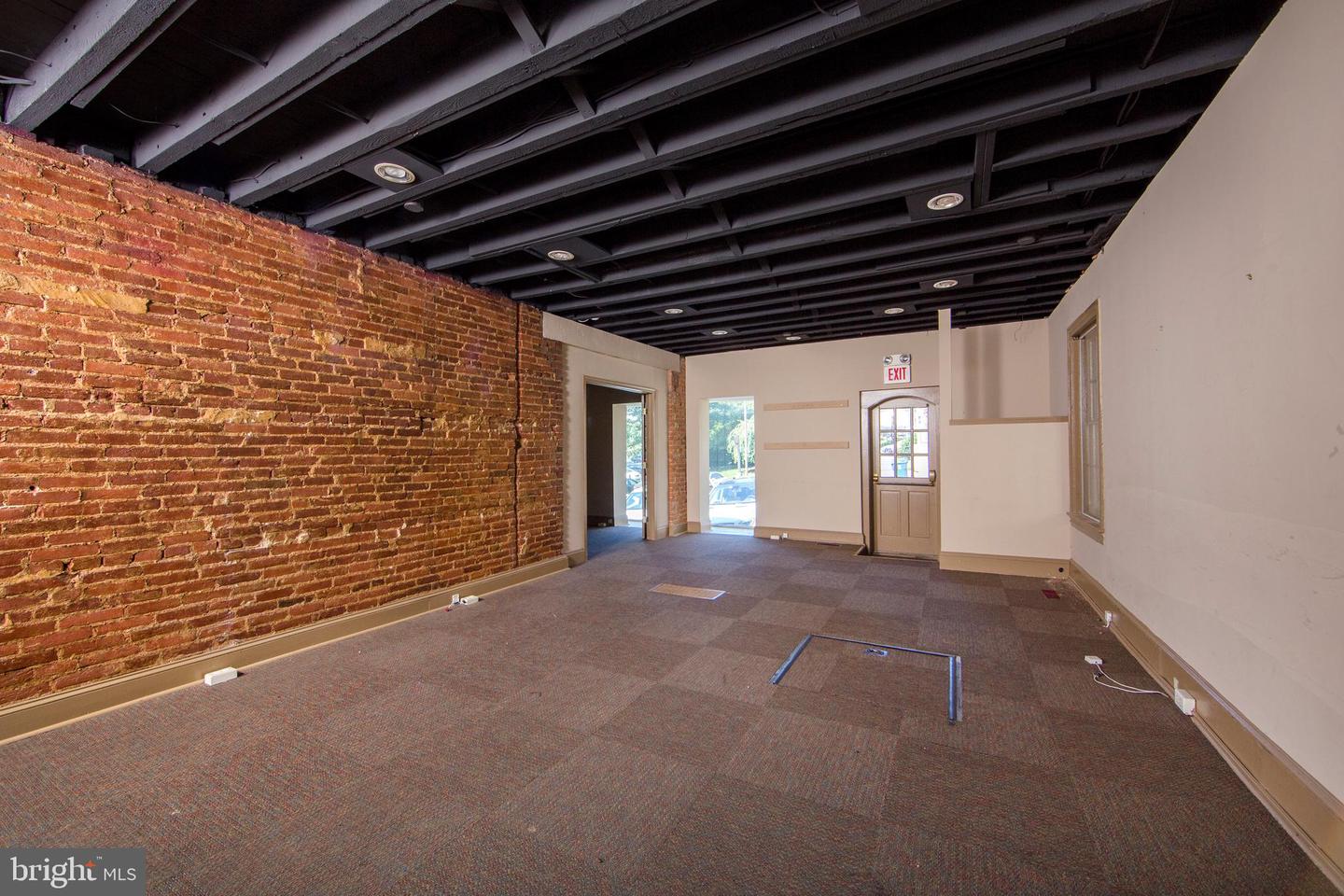 140 S Main St Property Photo 3